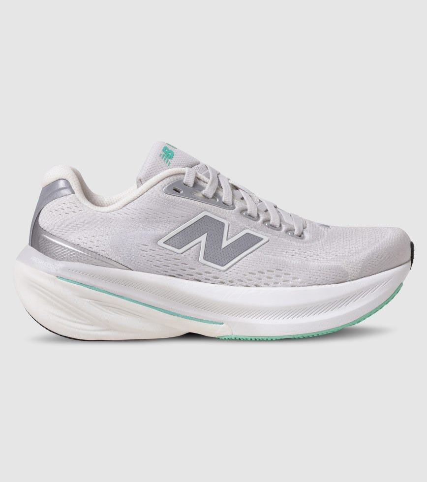 NEW BALANCE 860 V15 (2E X WIDE) WOMENS