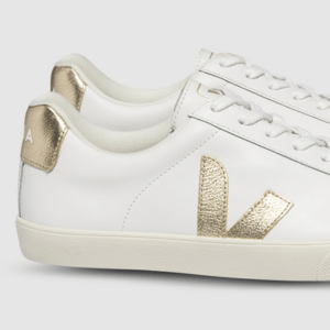 VEJA ESPLAR LOGO WOMENS EXTRA WHITE PLATINE | The Athlete's Foot