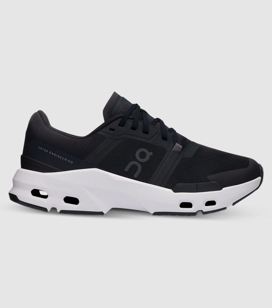 ON CLOUDPULSE C WOMENS BLACK WHITE | The Athlete's Foot