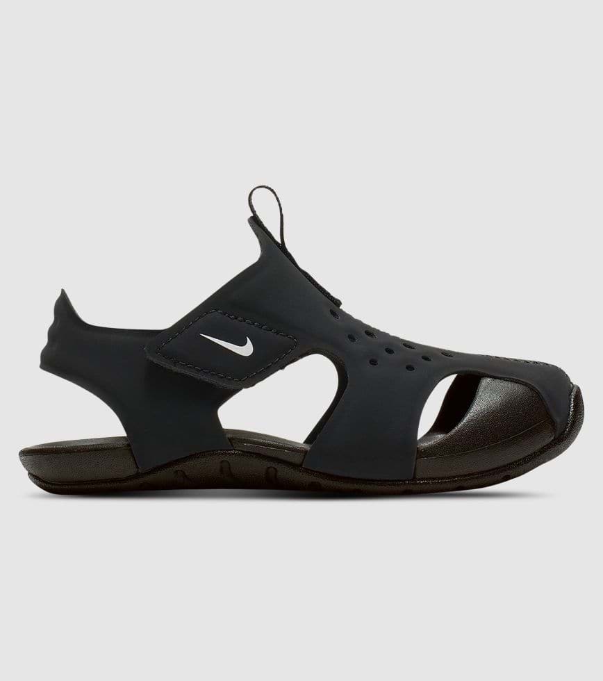 Nike Protect Black | Athlete's Foot