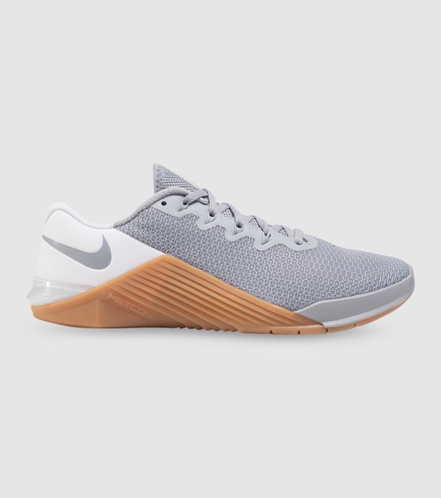 Especialidad Sherlock Holmes Himno NIKE METCON 5 MENS WOLF GREY WHITE GUM MED BROWN | The Athlete's Foot