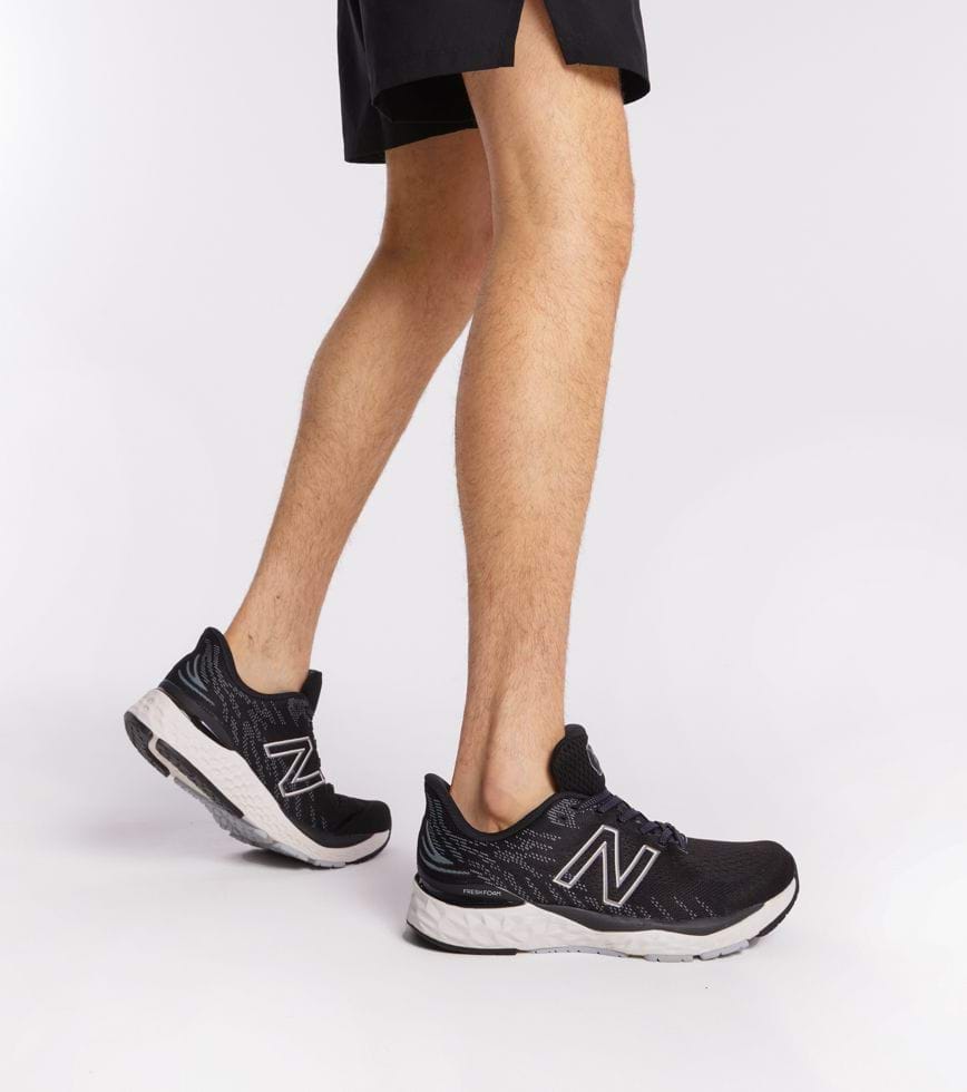 NEW BALANCE FRESH FOAM 880 (4E) MENS BLACK WHITE | The Athlete's