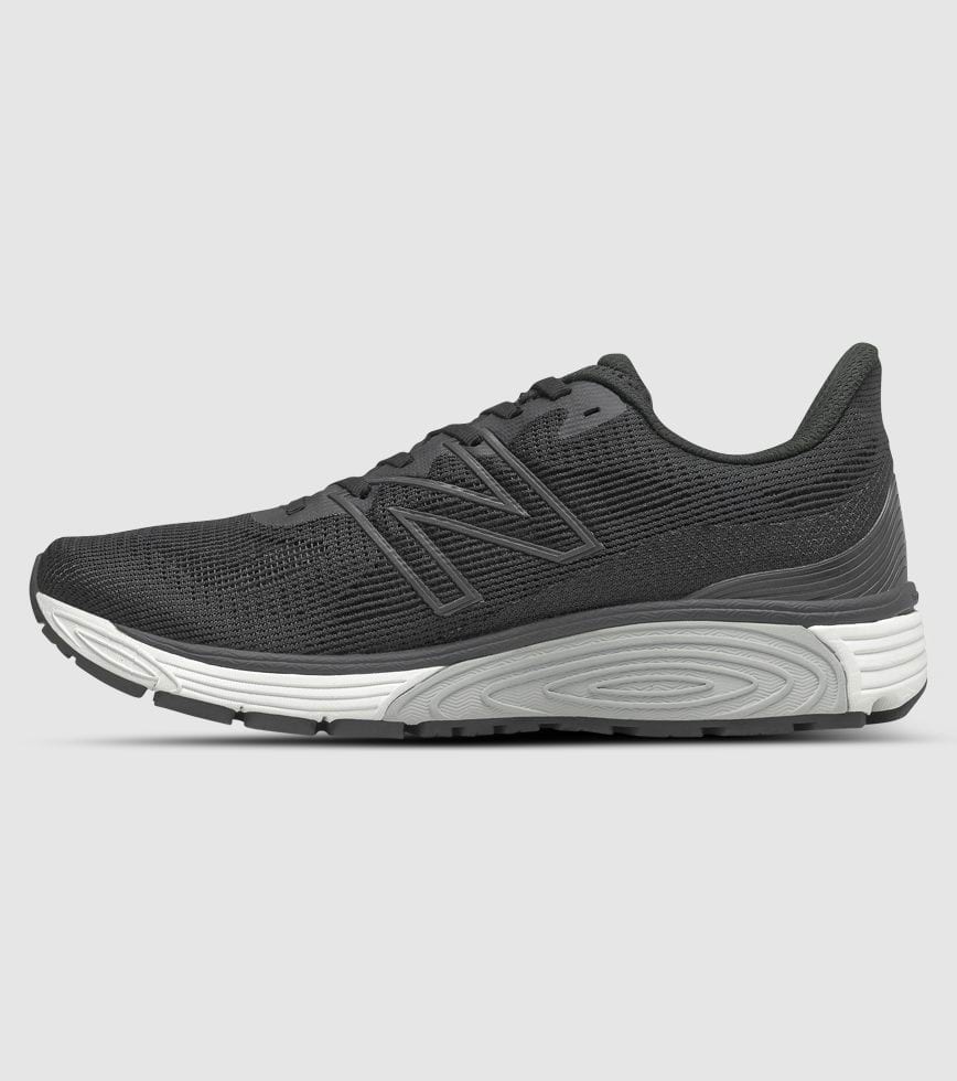NEW BALANCE VAYGO V2 (2E) MENS BLACK | The Athlete's Foot