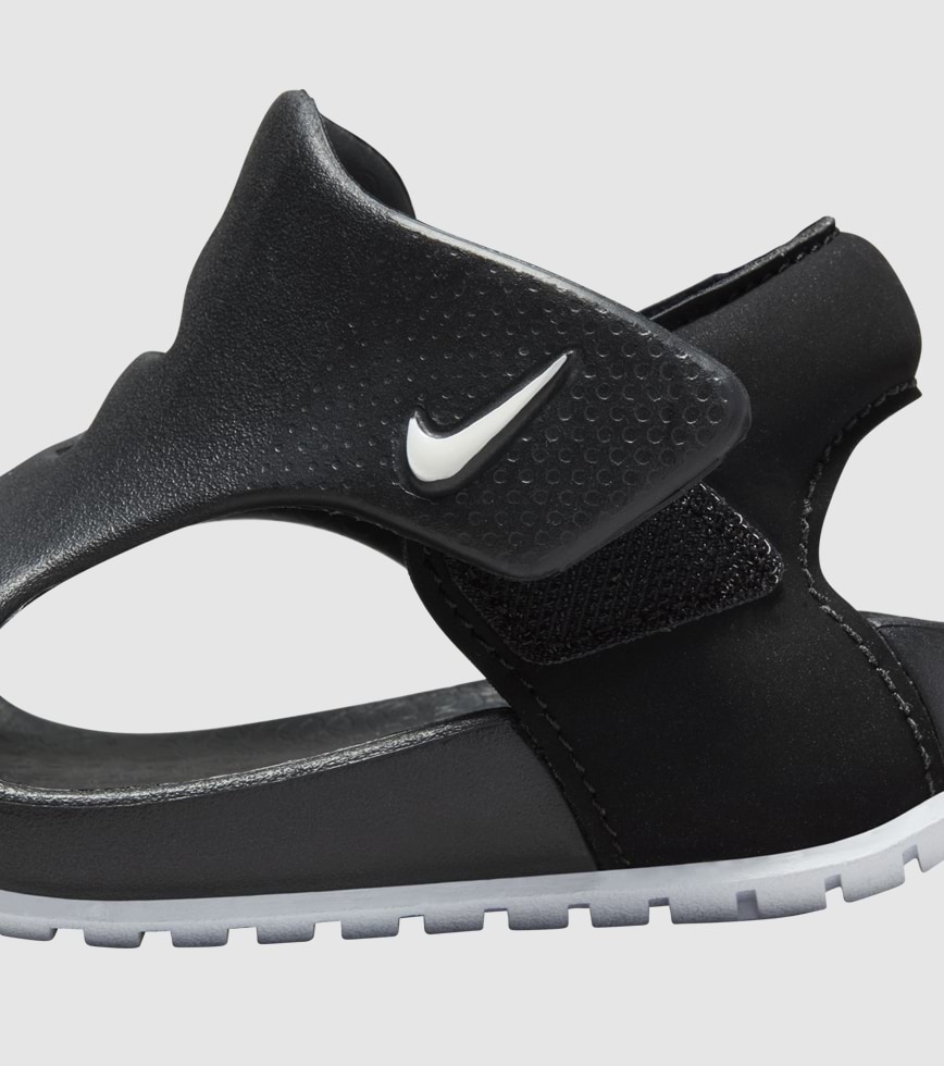 NIKE SUNRAY PROTECT 3 TD KIDS BLACK WHITE The Athlete s Foot
