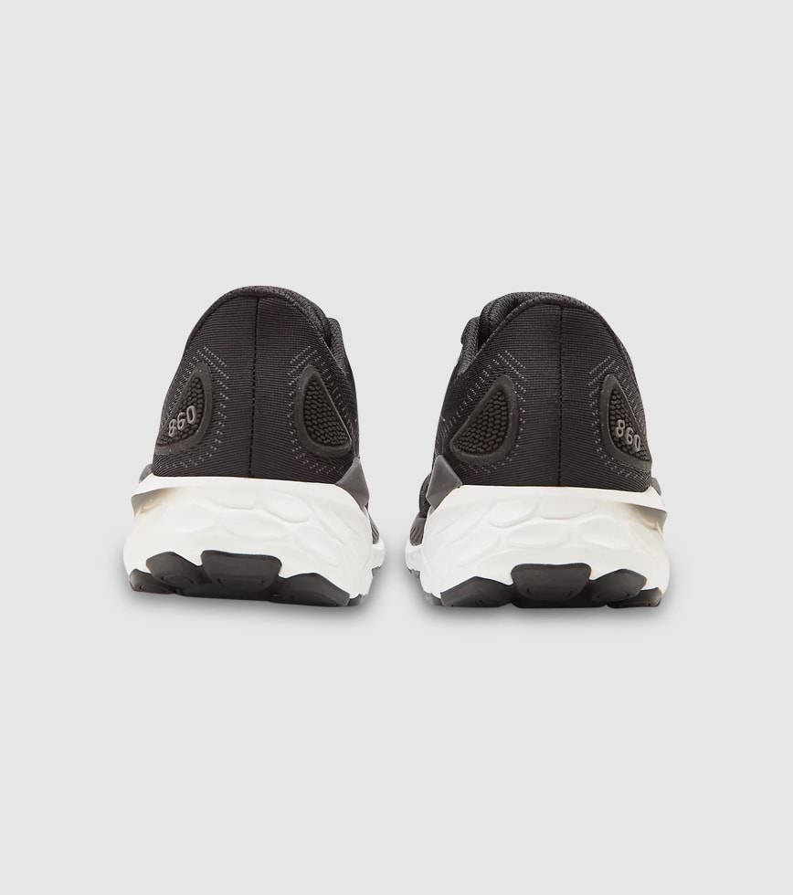 NEW BALANCE 860 V13 4E MENS BLACK WHITE The Athlete s Foot