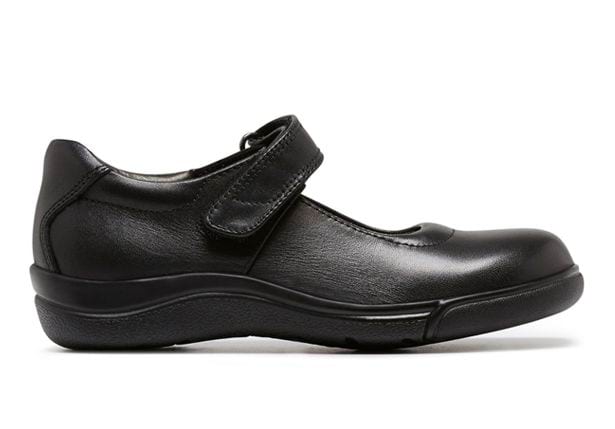 clarks youth shoes