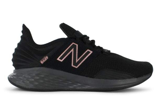 new balance runners black