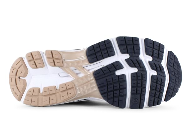 Asics gel-kayano 26 deals womens midnight frosted almond