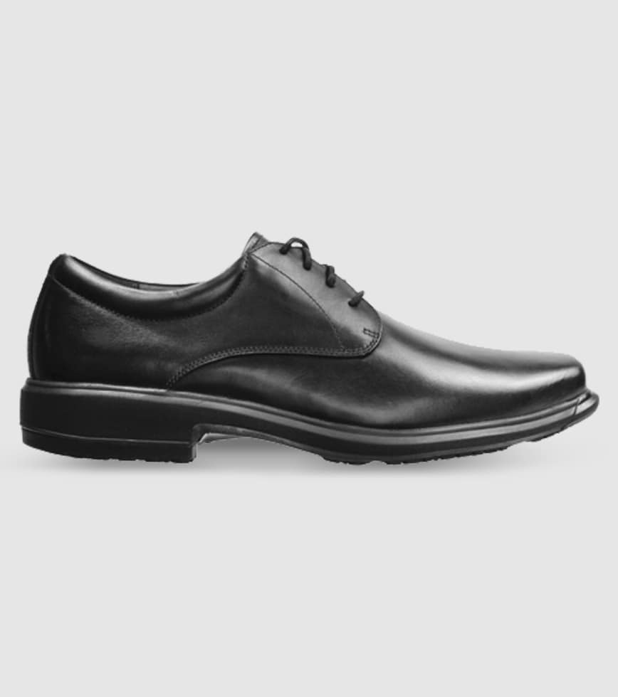 Mens Ascent Contest Black Running Shoes The Athlete s Foot