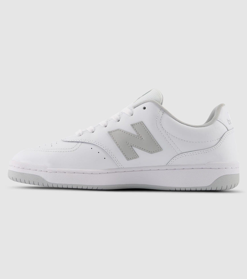 New balance mens sales white tennis shoes