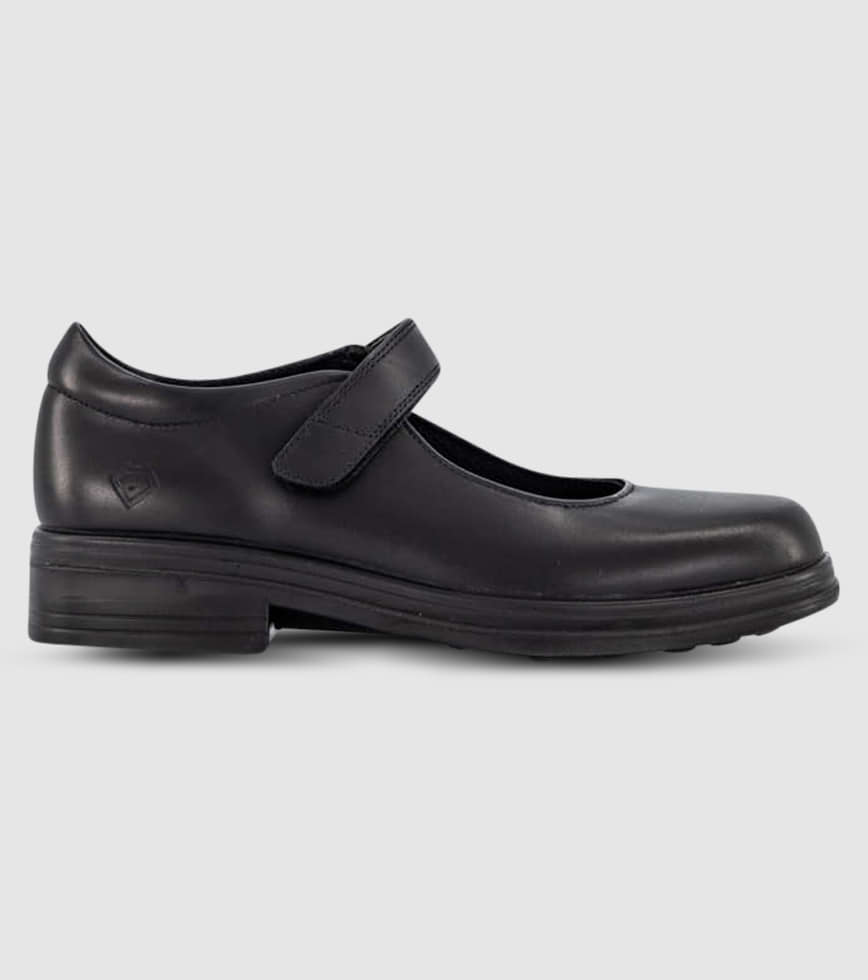 Grade school deals shoes size 7
