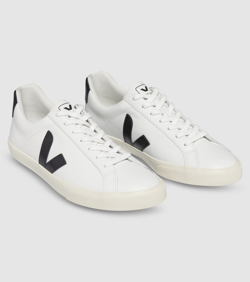 VEJA ESPLAR LOGO WOMENS EXTRA WHITE BLACK The Athlete s Foot