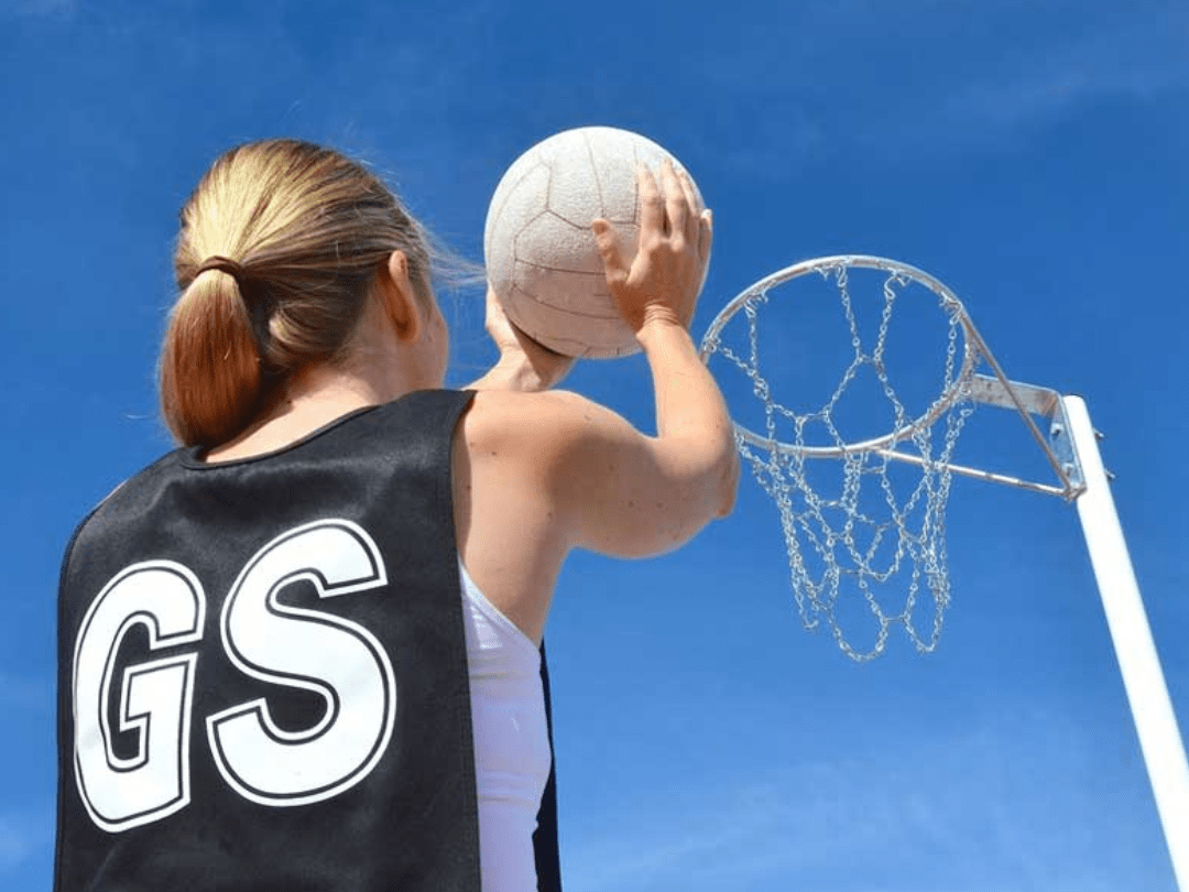 Netball 101 – A Guide to the Rules & How to Play Netball
